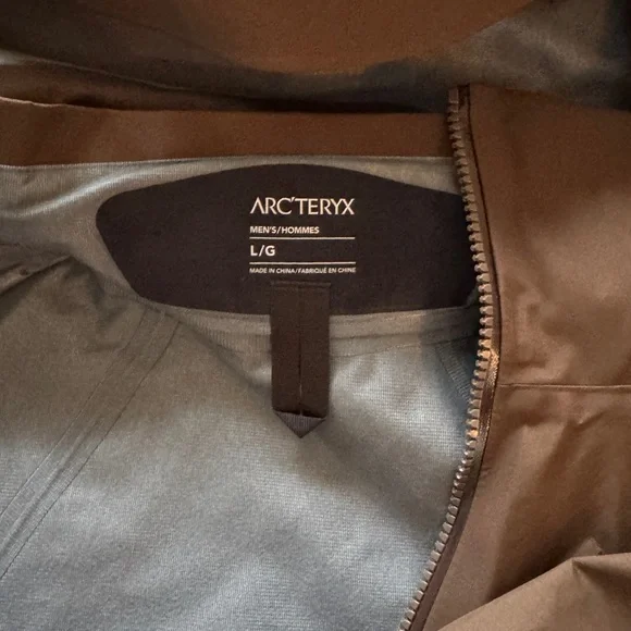Arc'teryx Dark Brown GORE-TEX Raincoat - Picture 2 of 4